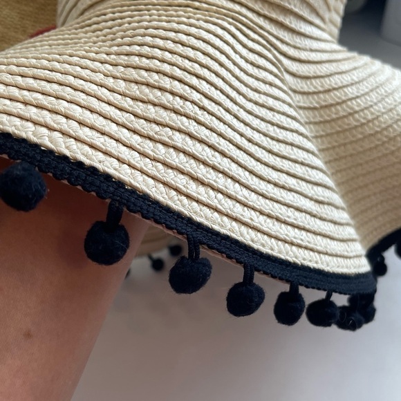 J by J. Crew Straw Beach Hat with Black Pom Poms Wide Brim Sun hat L5538 - Picture 3 of 6